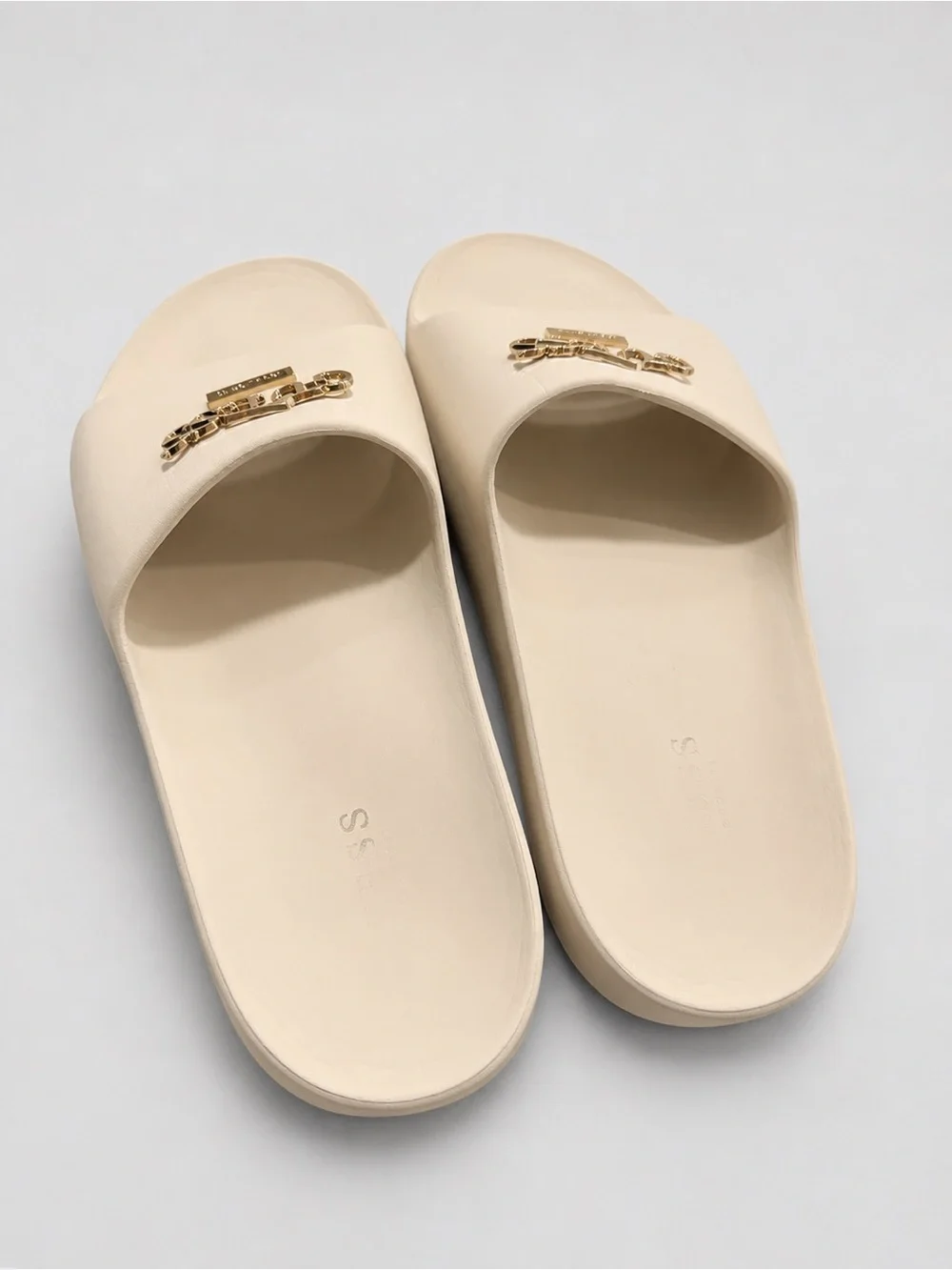 Guess minimalist cream